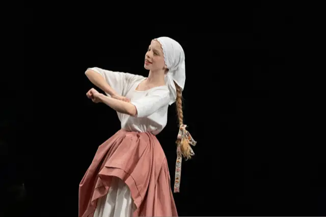 Enchanted by Dance & Music – 40 Years of Jaro