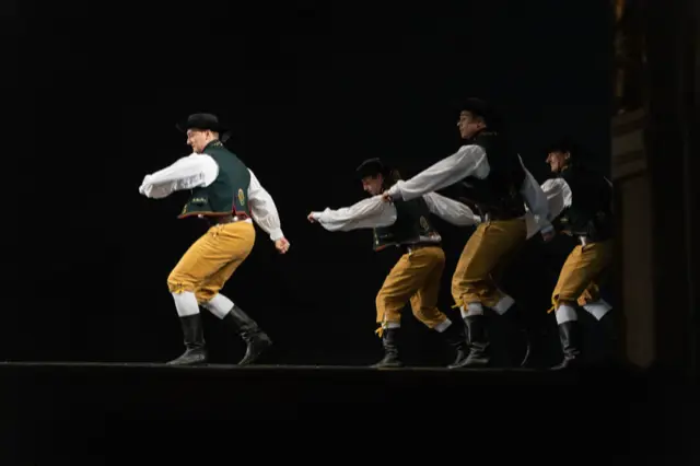 Enchanted by Dance & Music – 40 Years of Jaro