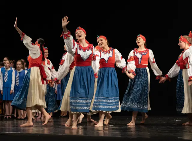 Enchanted by Dance & Music – 40 Years of Jaro