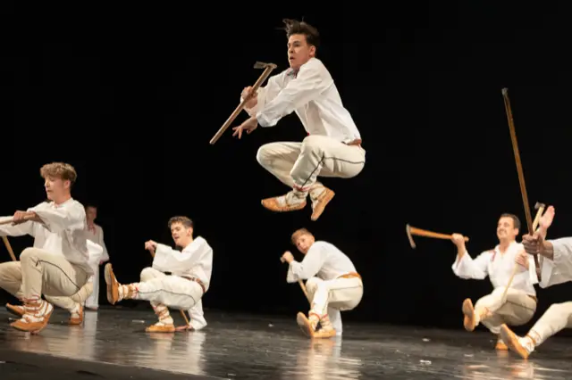 Enchanted by Dance & Music – 40 Years of Jaro